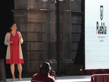 Denuncian que Claudia Rivera dejará 80 plazas en el Ayuntamiento