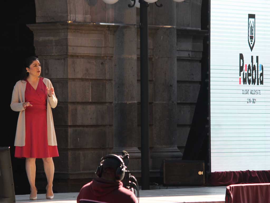 Denuncian que Claudia Rivera dejará 80 plazas en el Ayuntamiento