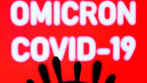 Ómicron. ¿En cuántos días se manifiesta y cuándo dejas de contagiar?