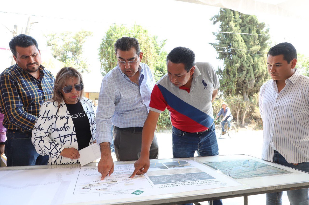 Sergio Salomón recorrió los avances de las obras en el estado / Fotos Especiales