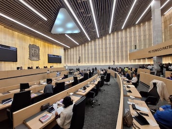 Analizará Congreso iniciativa para otorgar a padres y madres licencia por enfermedad de sus hijos