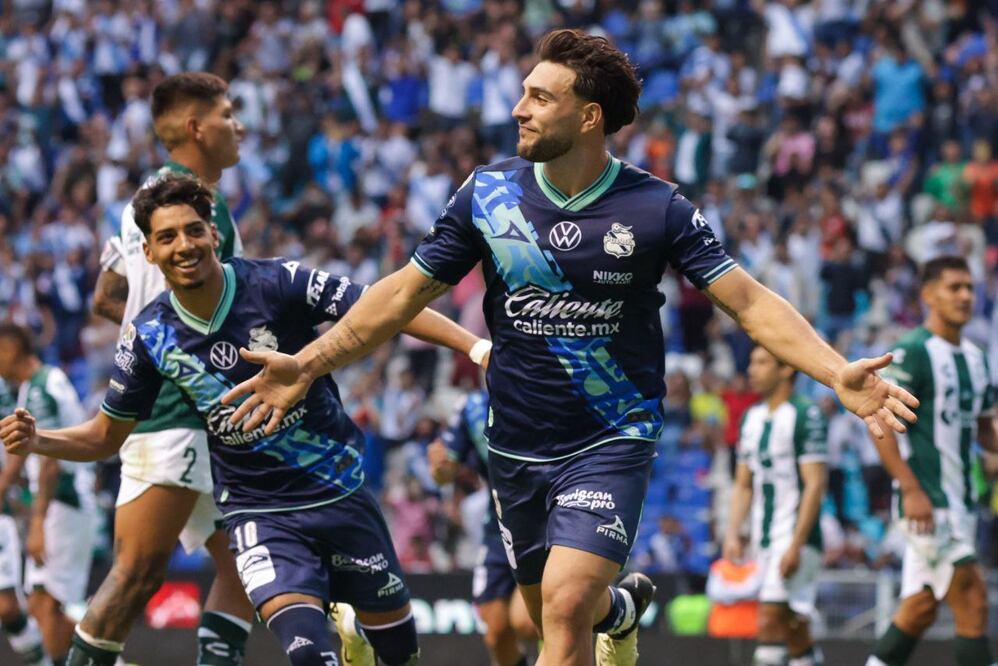 Los colores distintivos del Club Puebla son el blanco y el azul