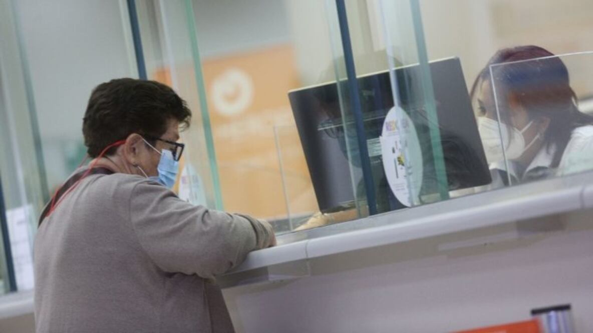 Los jubilados bajo el esquema de la Ley del 73 del IMSS pueden solicitar un aumento de hasta el 35% en su pensión.
Foto: Producción El Universal Puebla