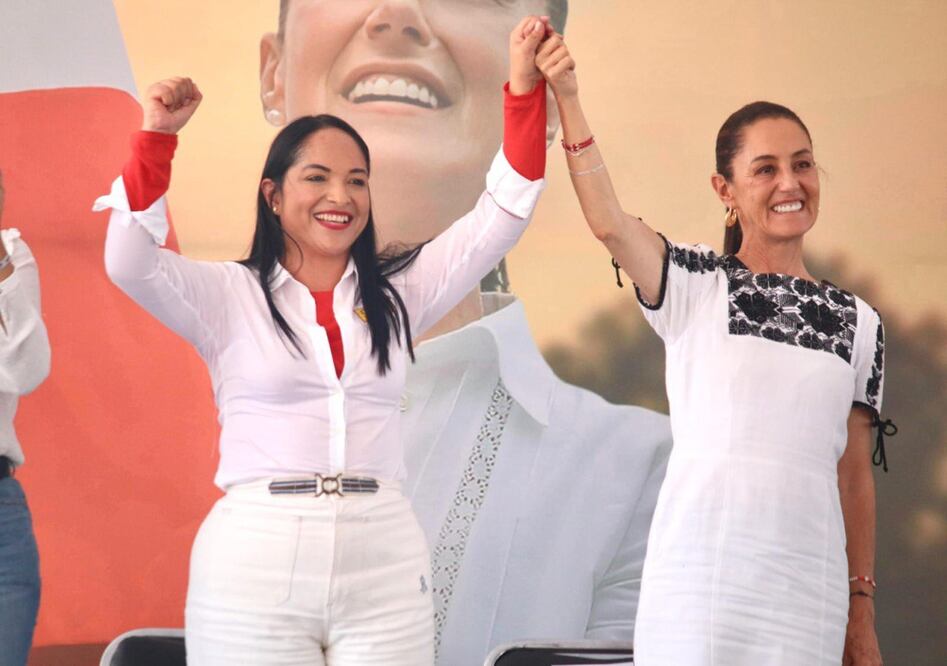 Liz Sánchez acompañó a Claudia Sheinbaum en su gira por Puebla | Foto: Especial