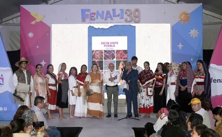 Presentan Así se viste Puebla, del maestro Elías Guerra en la FENALI 39