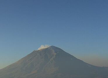 Popocatépetl reduce su actividad, reportan autoridades