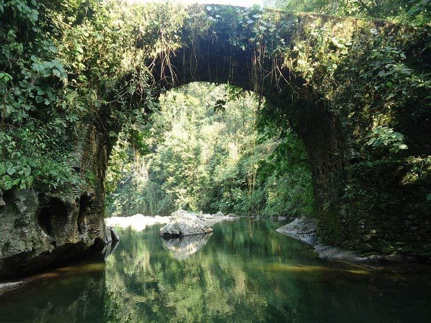 En Cuetzalan verás estos paisajes si recorres su sendero/FOTO PORTADA: Facebook Cuetzalan Mountain Travel