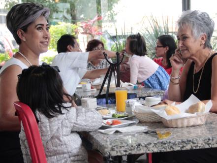 Día de las madres en Puebla: mujeres postergan la maternidad