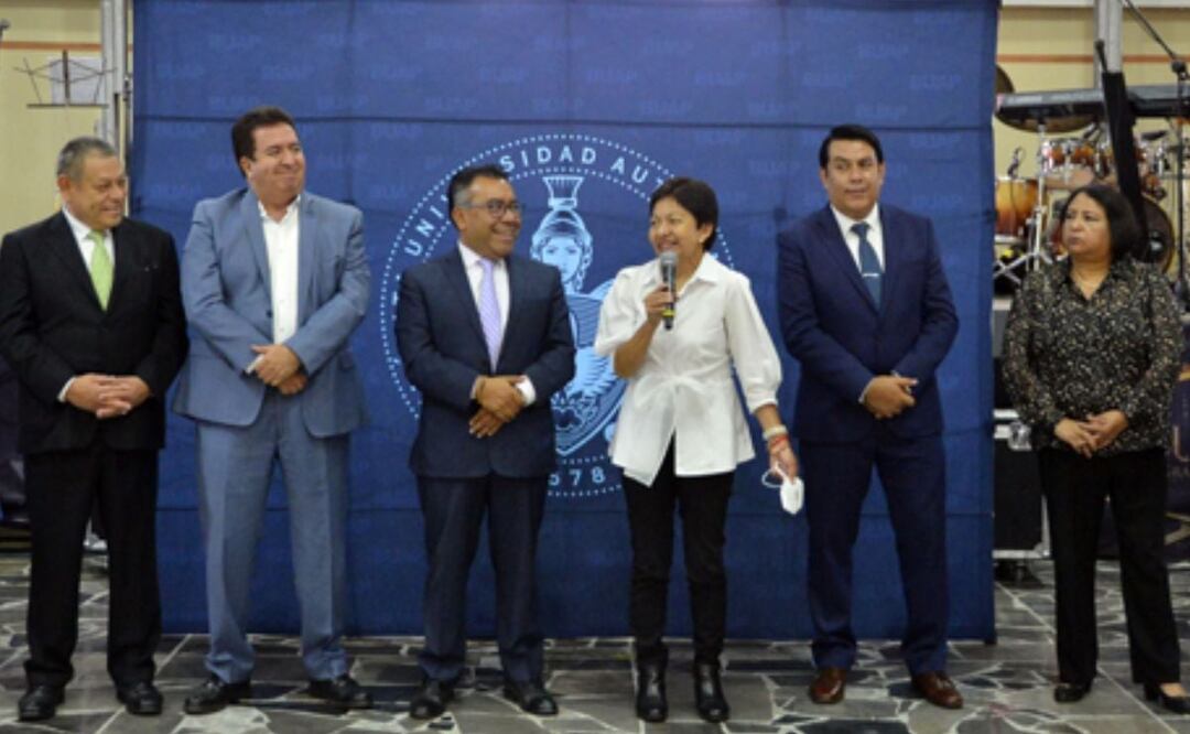 La rectora Lilia Cedillo expresó su admiración por la labor docente. | Foto: BUAP