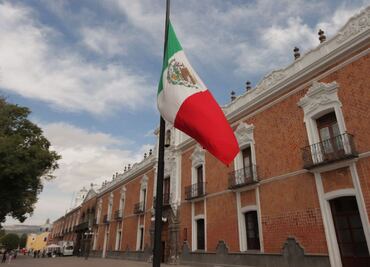19 de septiembre: Por esta razón, se iza la Bandera Nacional a media asta