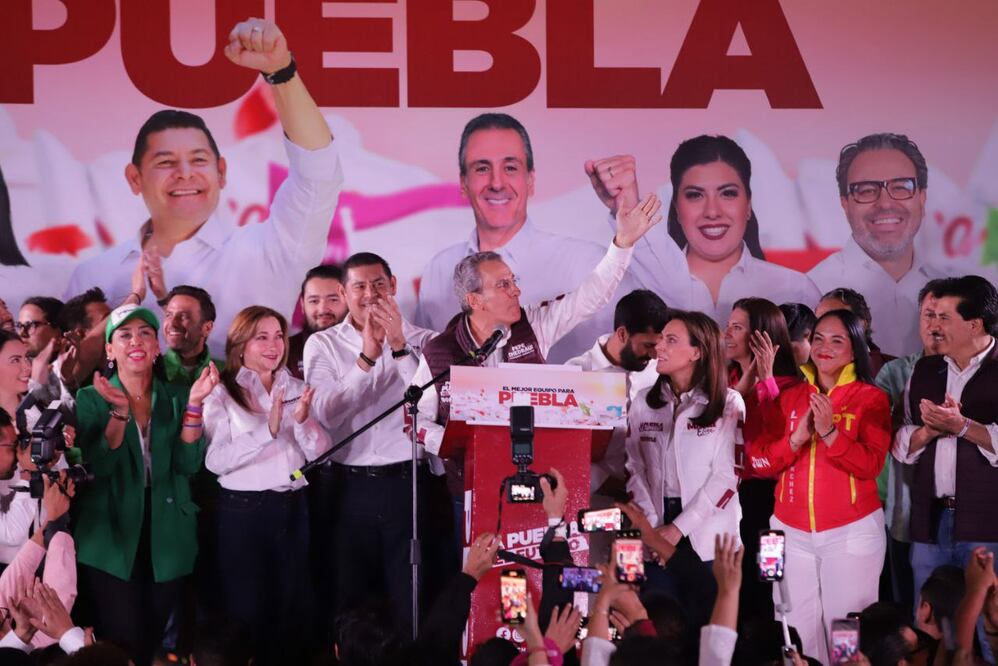 Pepe Chedraui inició así su campaña en el zócalo de Puebla | Foto: EsImagen
