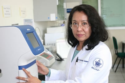Científica de la BUAP investiga cómo influyen los genes en el cáncer de mama