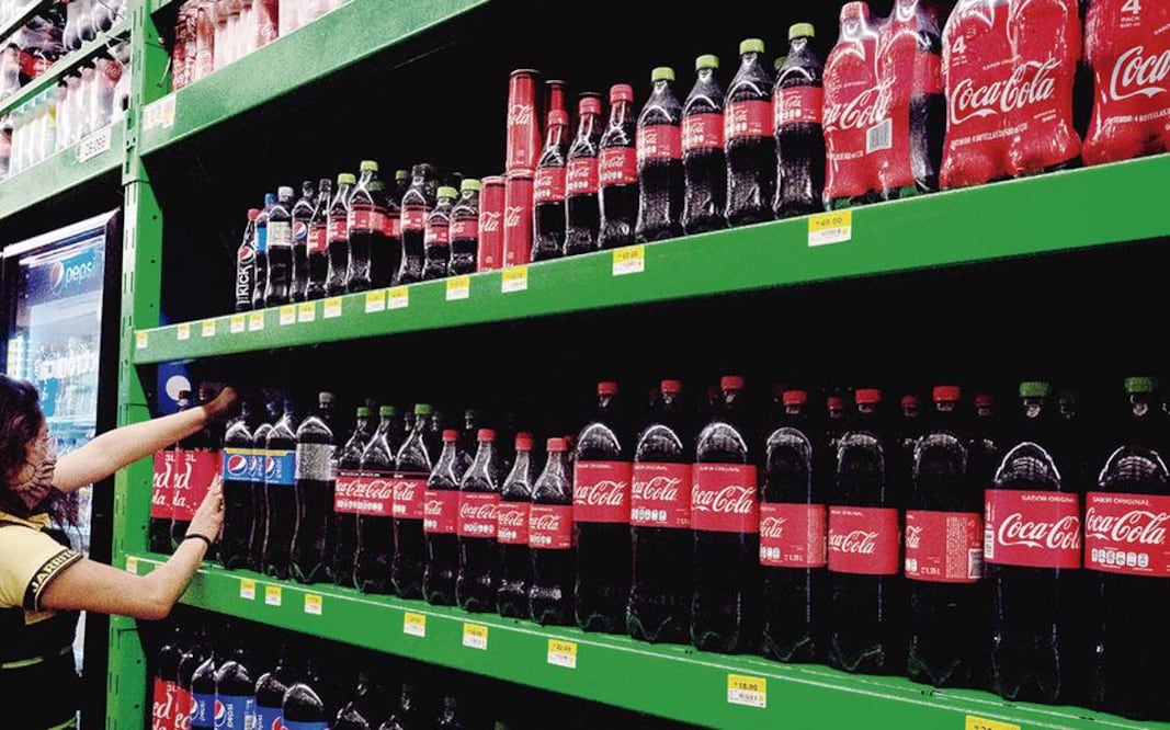 FEMSA ha explicado que el incremento en los costos de producción es directamente atribuible a la inflación en los precios de las materias primas.
Foto: Producción El Universal Puebla