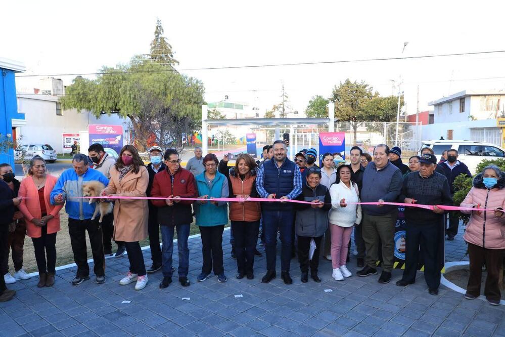 El alcalde Adán Domínguez entregó obras en la colonia Popular Coatepec | Foto Ayuntamiento de Puebla