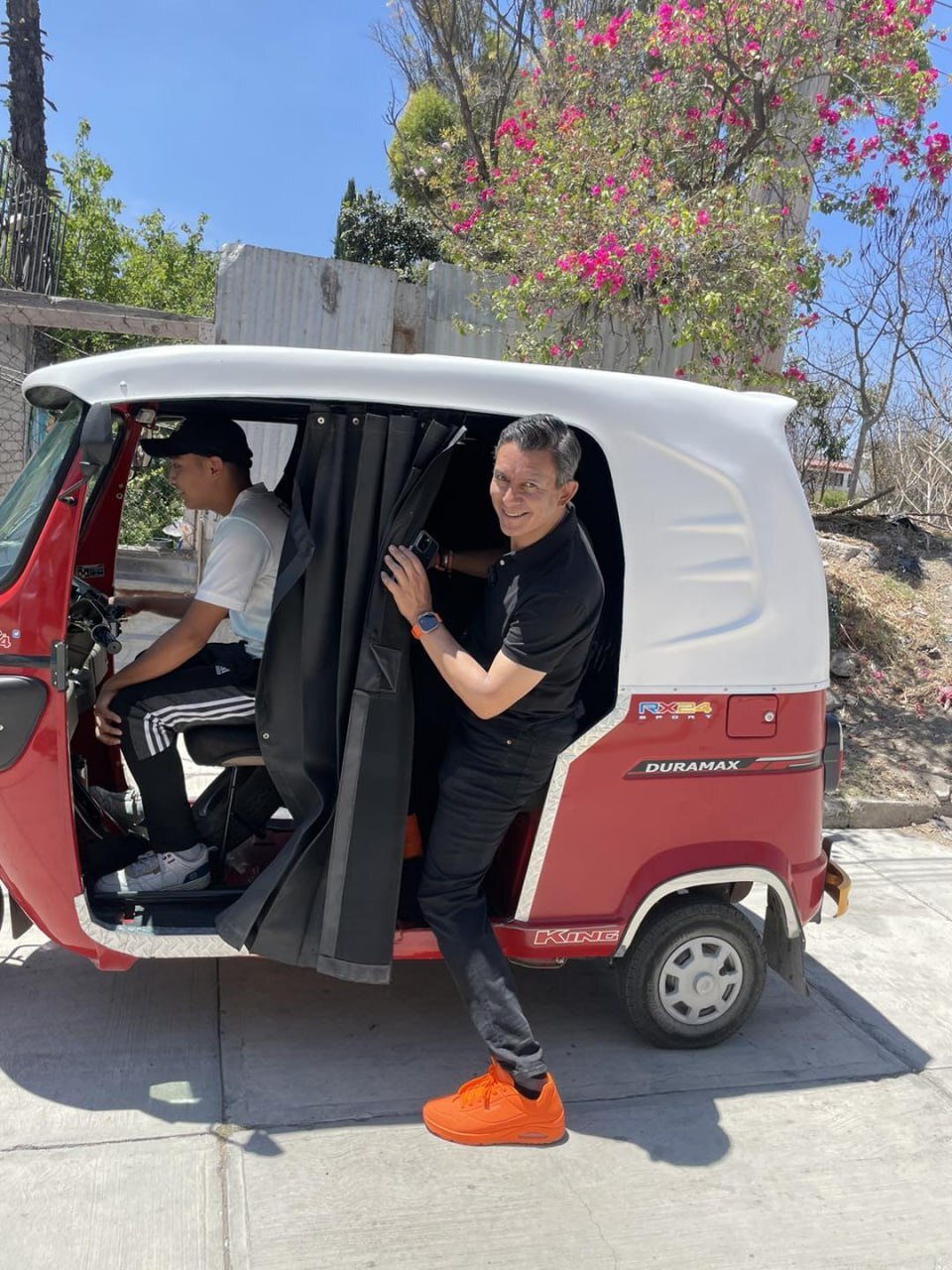 El candidato Rafal Cañedo recorrió San Baltazar Tetela | Foto: Facebook Rafa Cañedo