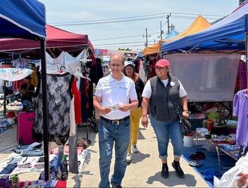 Ale Cañedo recorre el mercado de San Pablo Xochimehuacán