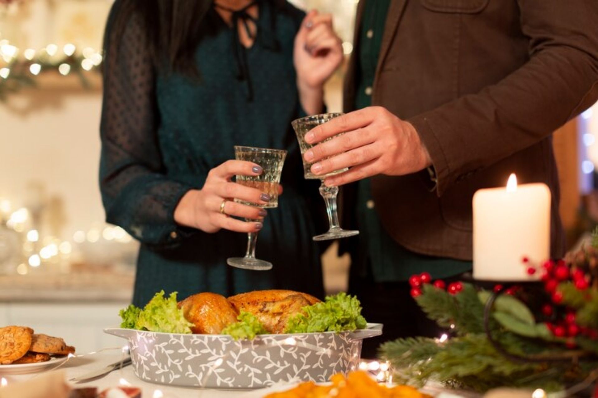 En las fiestas decembrinas suele haber excesos con la comida y bebida / Foto: Freepik