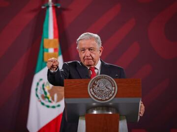 AMLO pide investigar casos de negligencia médica en el Hospital de Acatlán