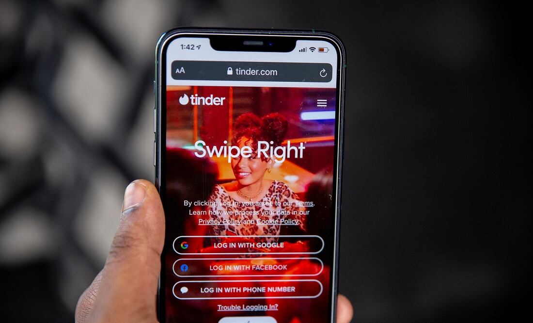 Simon Leviev, “El estafador de Tinder” y sus mejores memes. Foto: Tinder