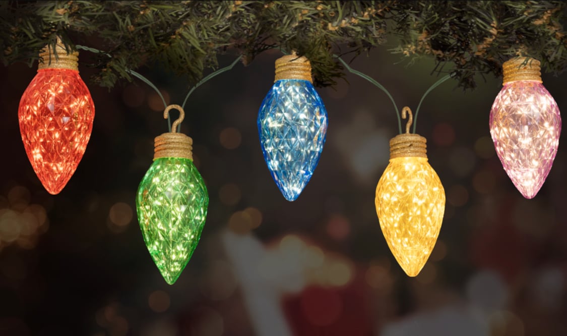 Es importante que los usuarios tomen en cuenta este factor y busquen alternativas para reducir el consumo energético, como usar luces LED de bajo consumo o limitar el tiempo de uso de las decoraciones.
Foto: Producción El Universal Puebla