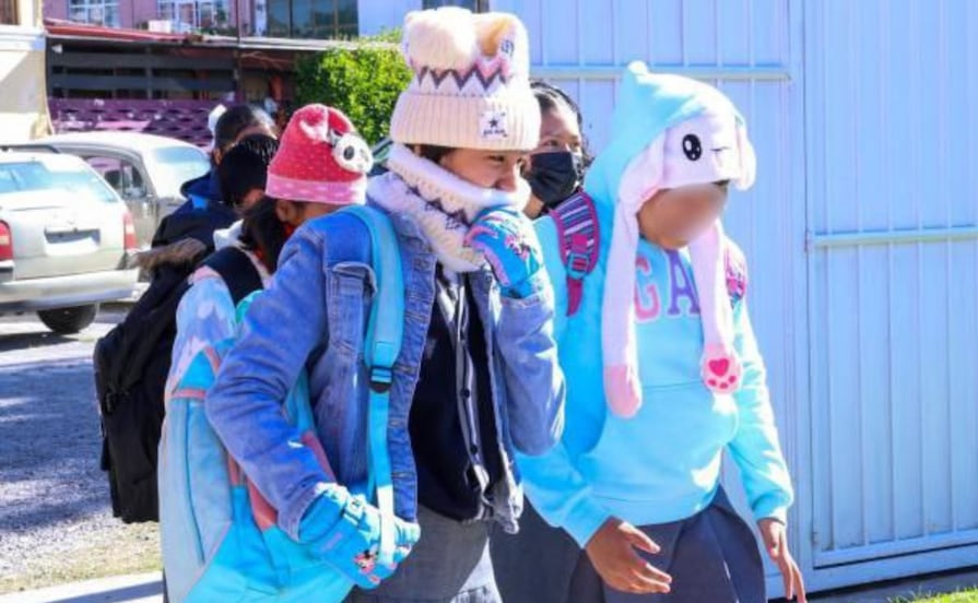 SEP anuncia suspensión de clases en 64 municipios de Puebla por el frente frío 16