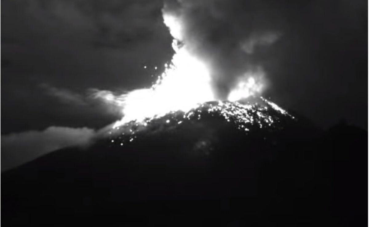 Así fue la actividad del volcán Popocatépetl al iniciar el fin de semana
