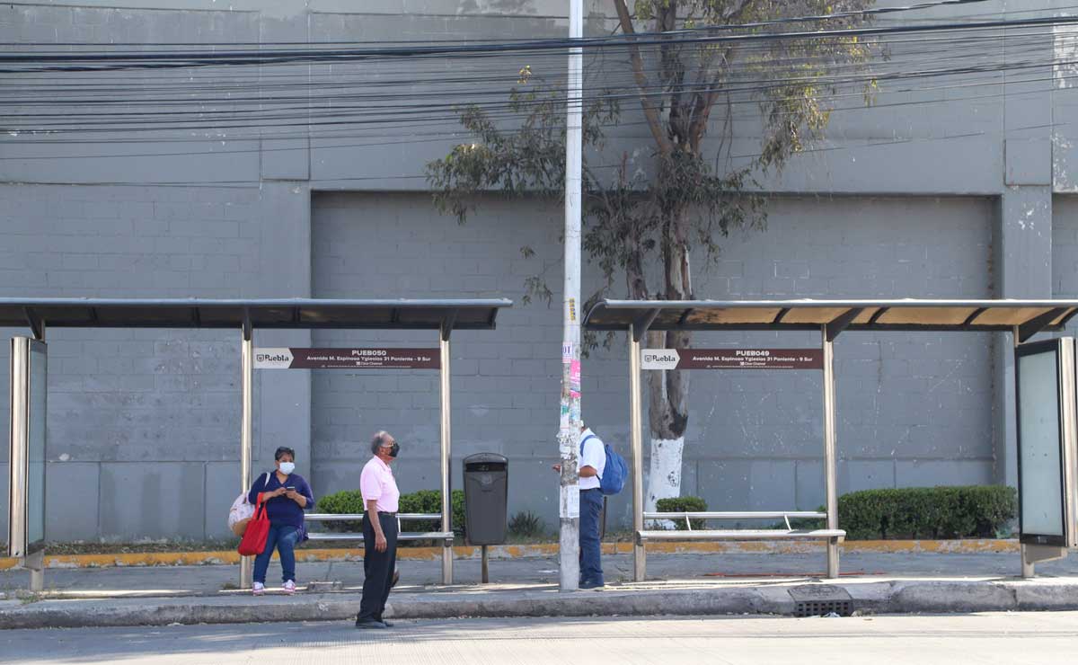 Cuestiona Barbosa concesión de paraderos en la ciudad