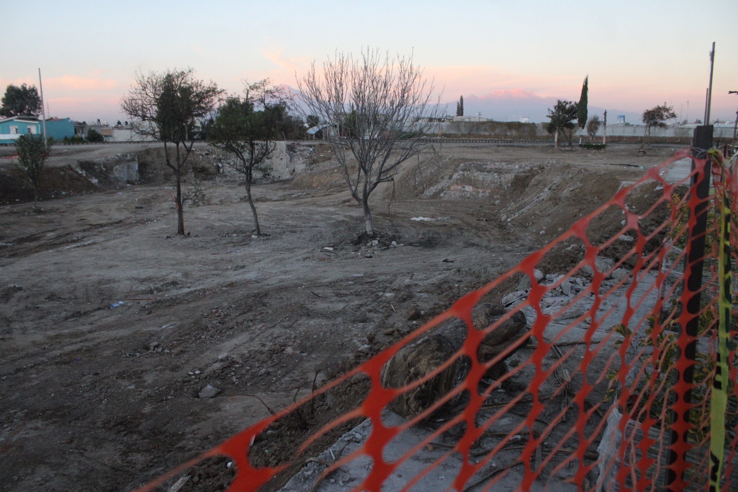 Reubicación de afectados por explosión en Xochimehuacán sí será en el Batán