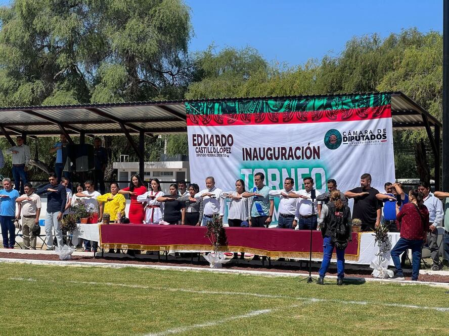 El diputado Eduardo Castillo organizó este torneo de fútbol | Foto: Especial.