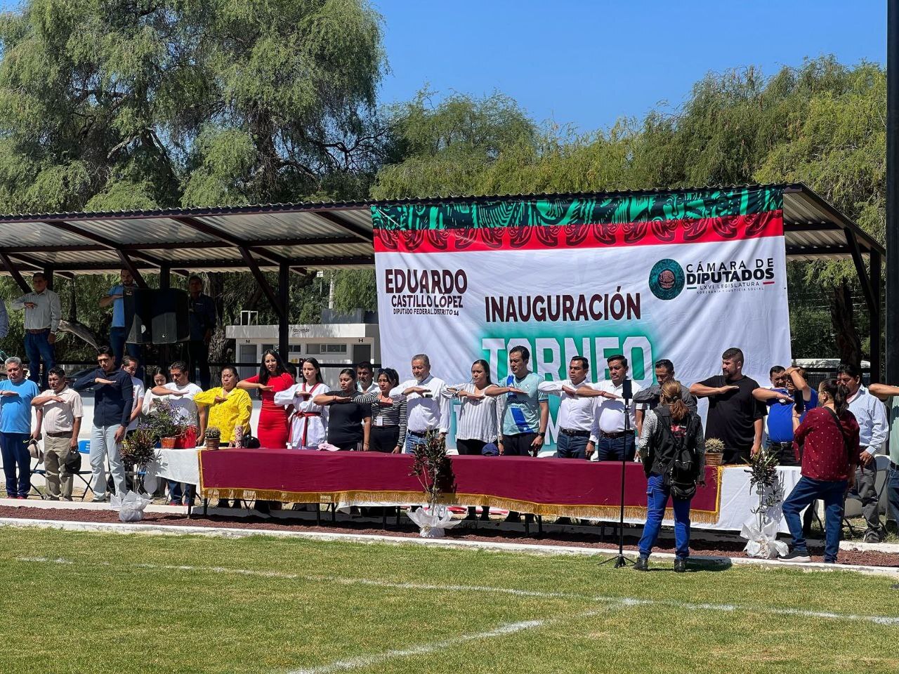 El diputado Eduardo Castillo organizó este torneo de fútbol | Foto: Especial.