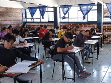 Presentan examen más de 4 mil egresados de bachillerato en escuelas normales: SEP