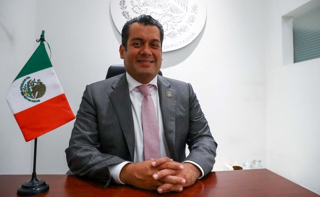 Presidente de San Lázaro denuncia penalmente a 6 consejeros y un secretario del INE ante FGR