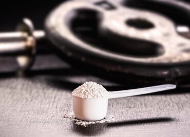 ¿Tomas creatina? Estos son los riesgos al consumirla según especialistas