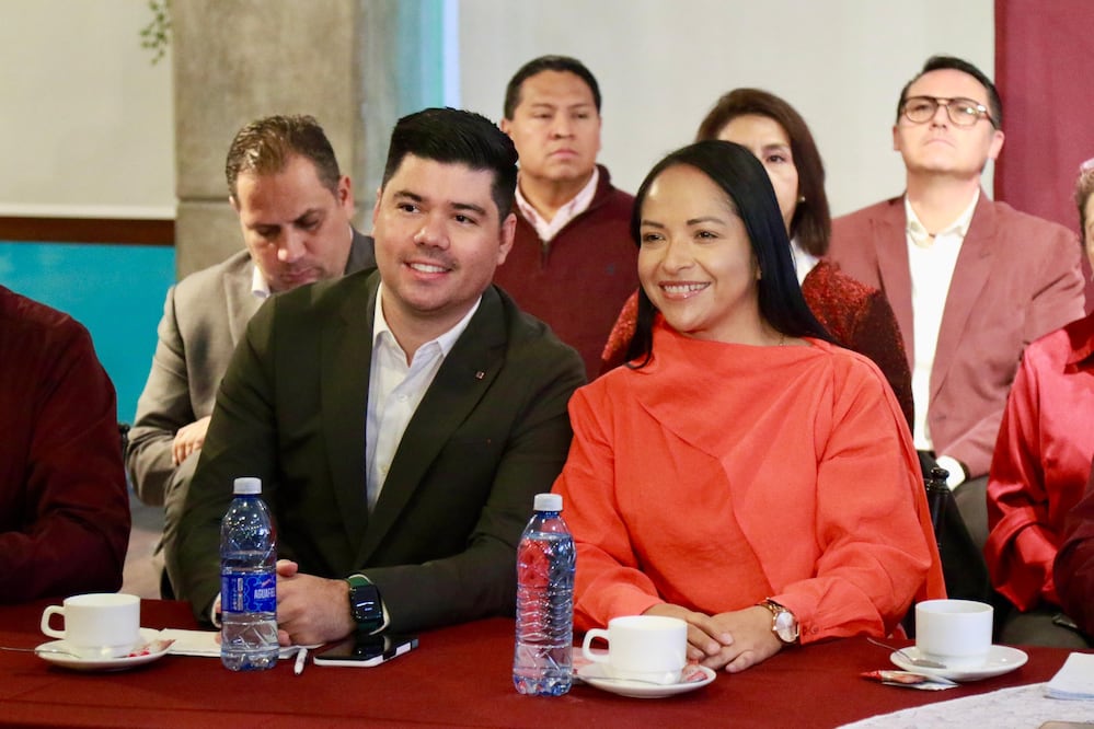 Liz Sánchez y Jaime Natale destacaron la unidad en Morena | Foto: Agencia Es Imagen para El Universal Puebla