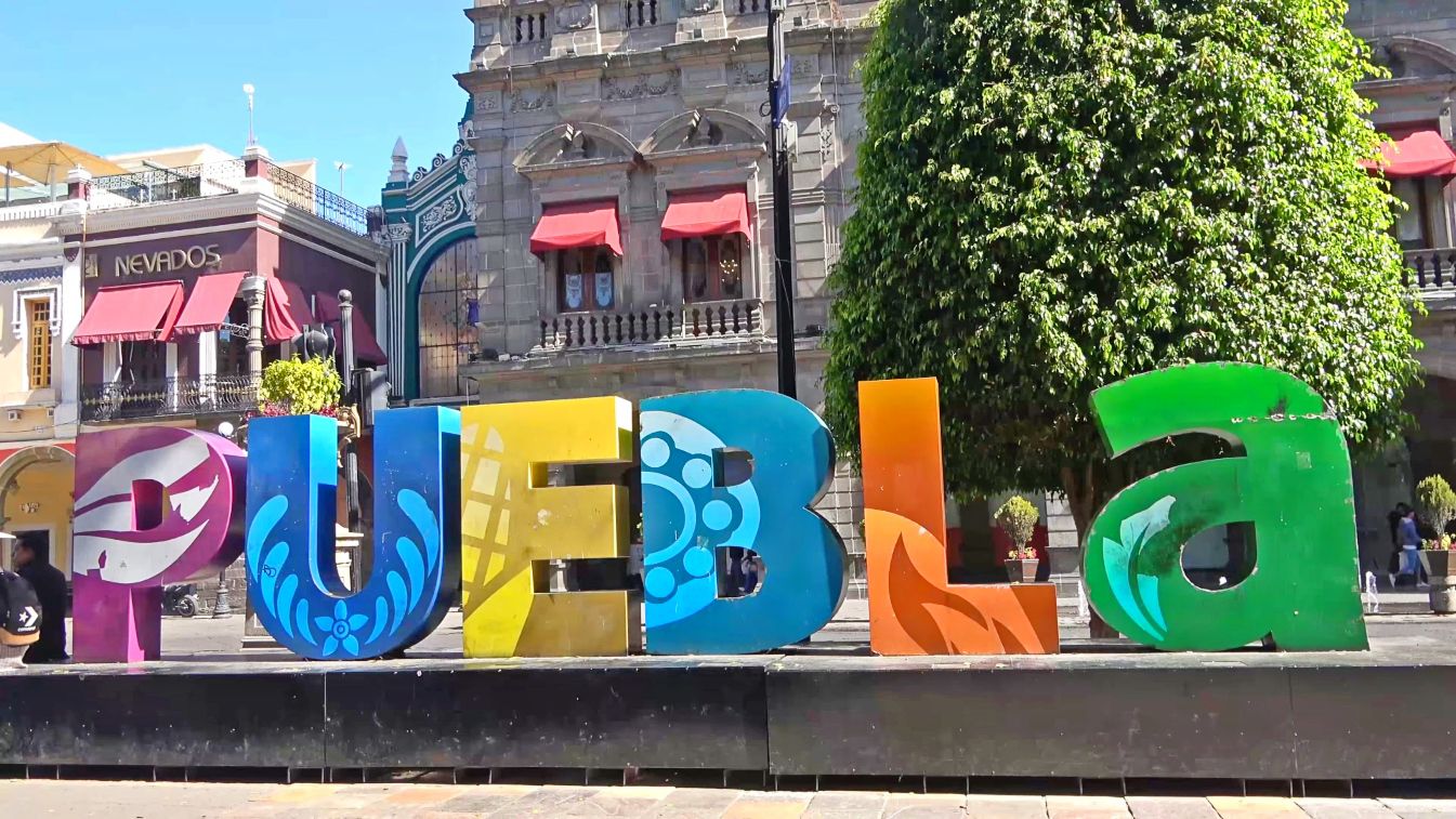 Los oficios en Puebla y sus salarios promedio. Fuente: Freepik.