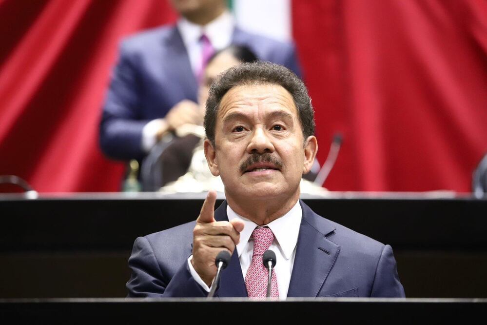 Asesoras y asesores de la Cámara de Diputados expresaron su agradecimiento al diputado Ignacio Mier Velazco / Foto: Especial