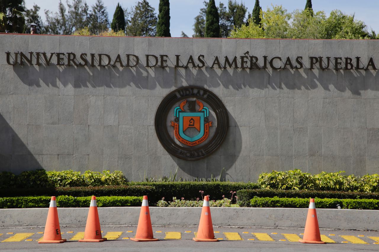AMLO anuncia que UIF intervendrá en el conflicto UDLAP-Jenkins