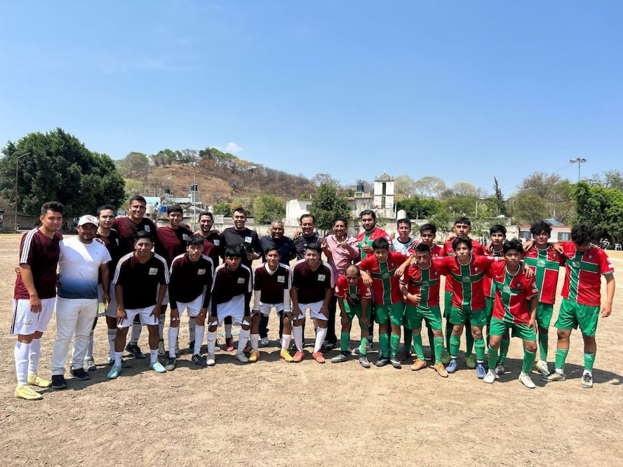 El diputado federal Eduardo Castillo organizó el torneo | Foto: Especial