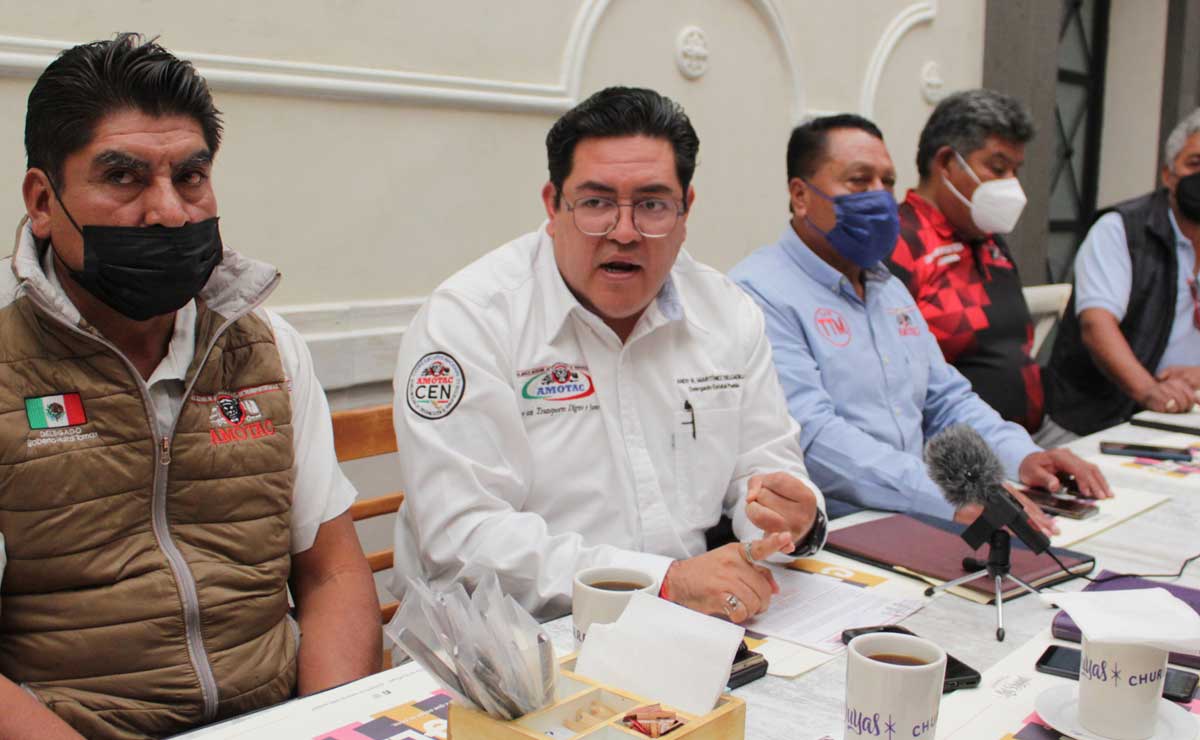 Amenazan transportistas con paro nacional y bloqueo de carreteras en Puebla
