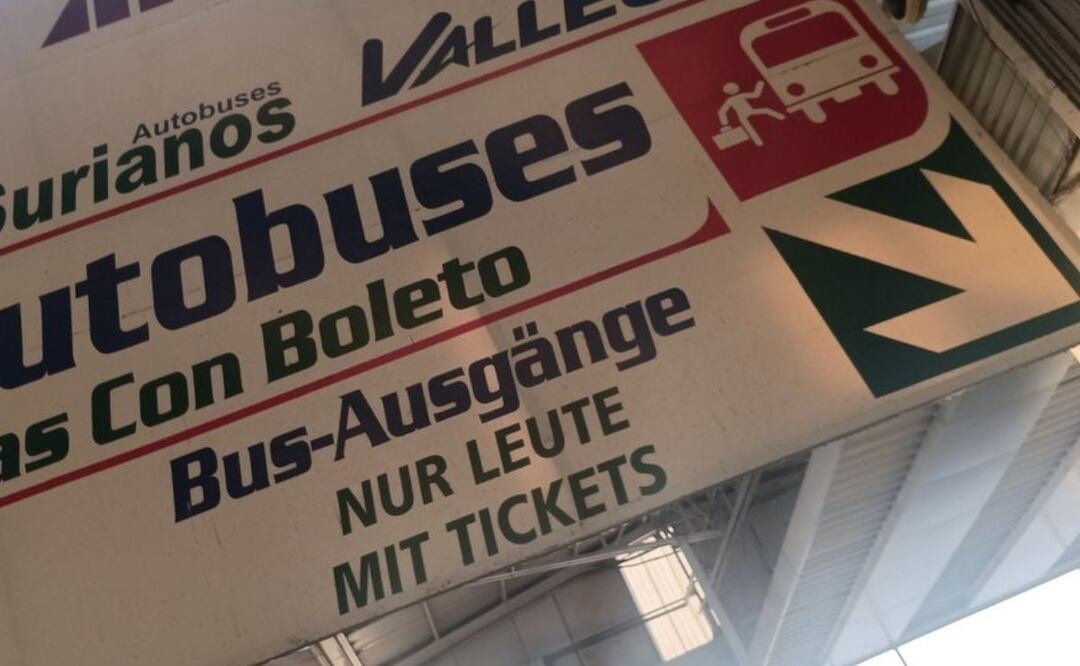 La Central de Autobuses de Puebla recibe a alemanes por la presencia de VW | Foto: Twitter VicioNez