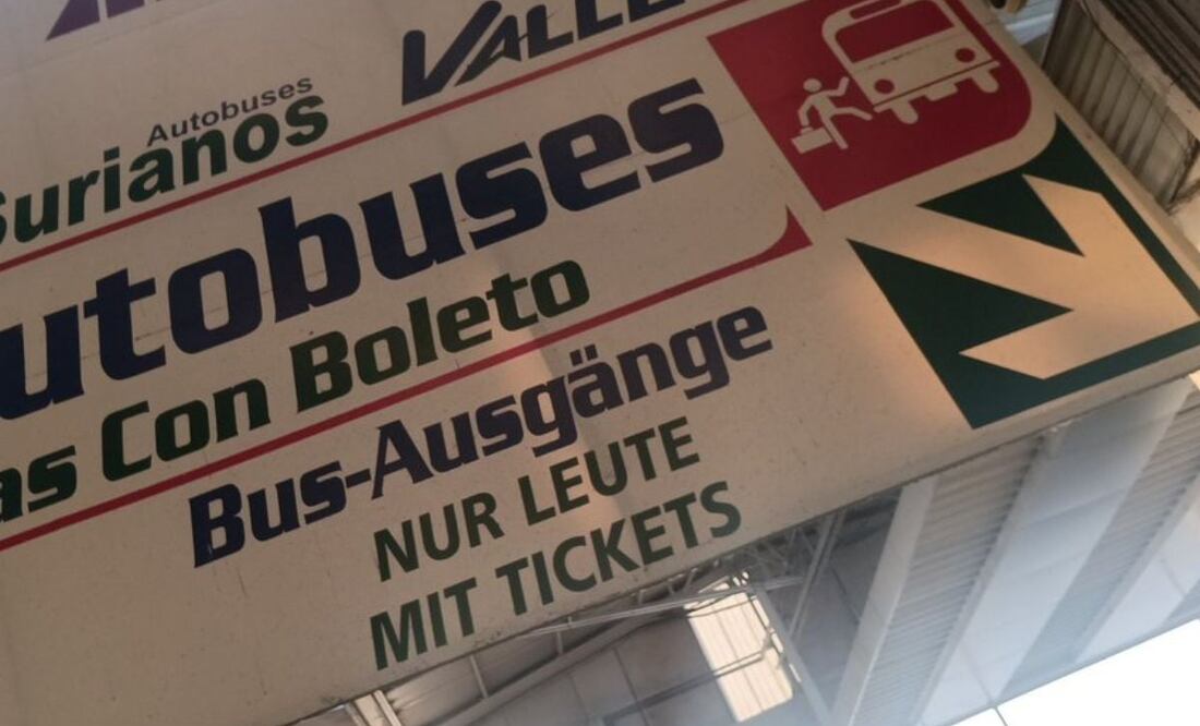 La Central de Autobuses de Puebla recibe a alemanes por la presencia de VW | Foto: Twitter VicioNez