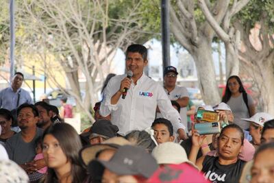 Lalo Rivera se reúne con madres de familia y líderes de recolectores voluntarios