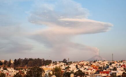 Volcán Popocatépetl arroja fumarola y cae ceniza en Atlixco