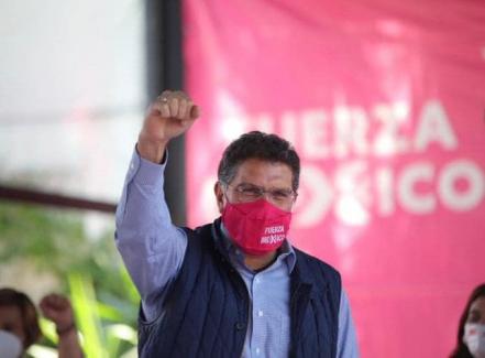 ¿Quién es Armando Ríos Piter?