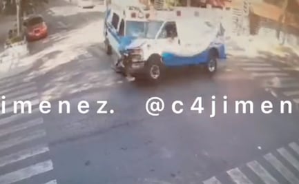 Momento exacto del choque de ambulancias en la Roma