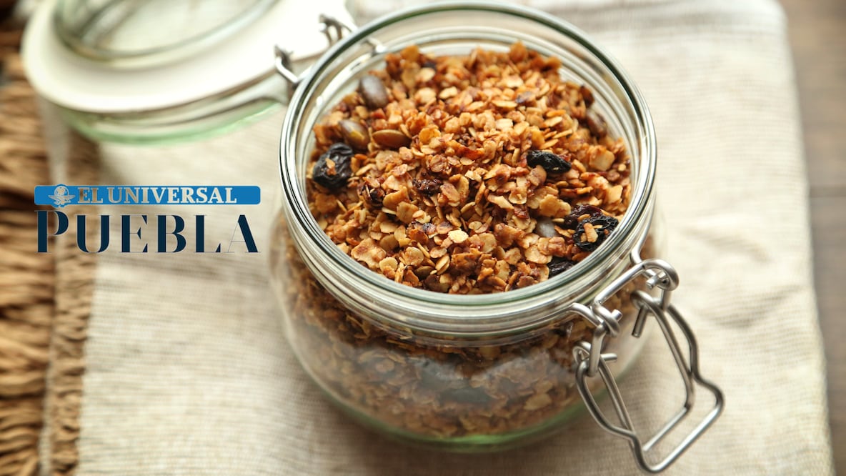 Ofrece varios beneficios para la salud, destacando su alto contenido de fibra, que es esencial para mejorar la digestión, prevenir el estreñimiento y regular los niveles de azúcar en la sangre. 

Foto: Producción El Universal Puebla