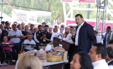 Armenta entrega apoyos a productores del campo en Tehuacán