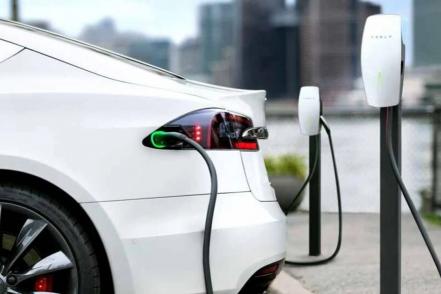 Qué países están más preparados para la adopción de autos eléctricos