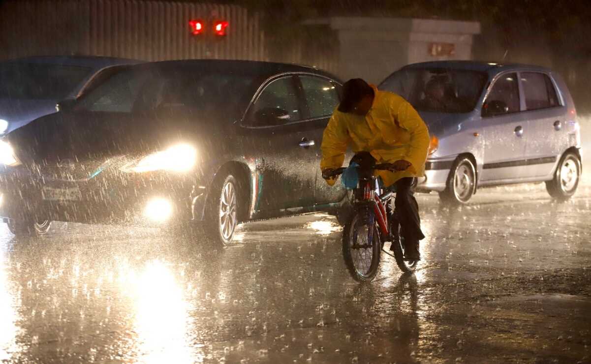 Tormenta tropical "Alex" se intensifica frente a la costa de Yucatán