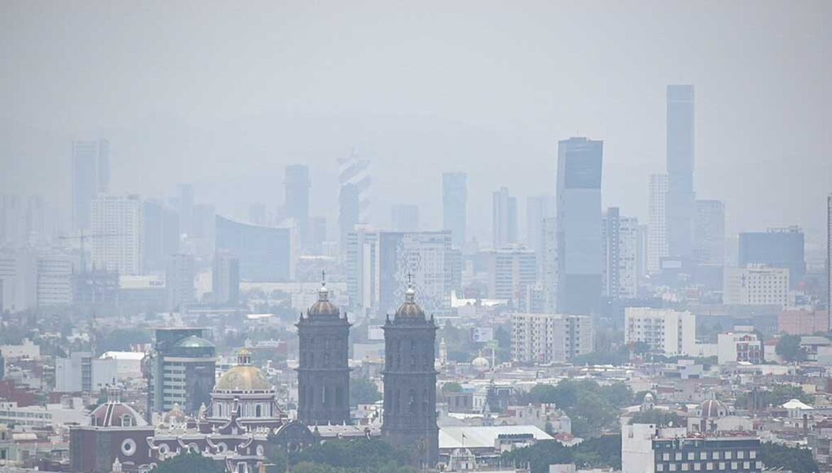 En 2023, la calidad del aire en Puebla empeoró considerablemente, afectando a los habitantes durante 170 días, lo que representó un aumento del 108 por ciento en comparación con 2022. 


Foto: Producción El Universal Puebla